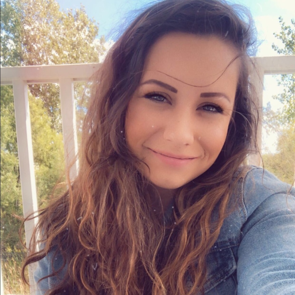 Meet your Posher, Gina